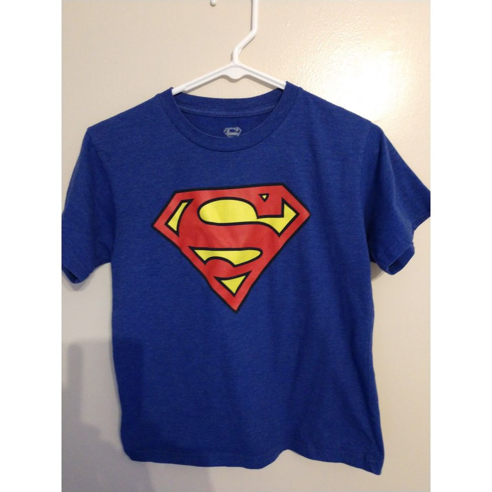Boy's short sleeve shirt large 10/12 Superman.